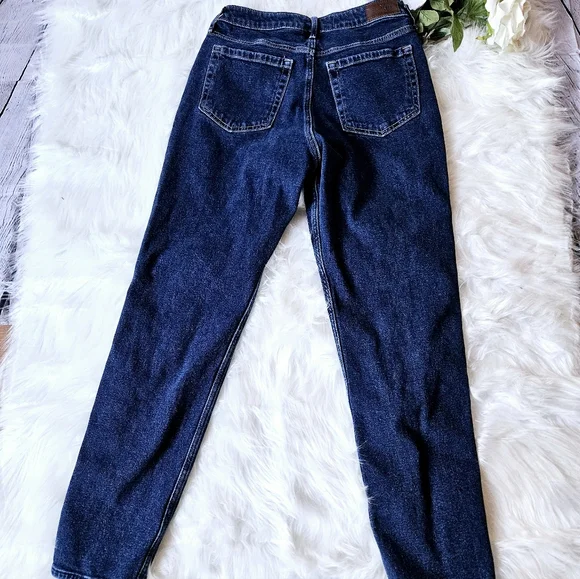 Hollister Ultra High Rise Mom Jean Sz 28 - Picture 4 of 4